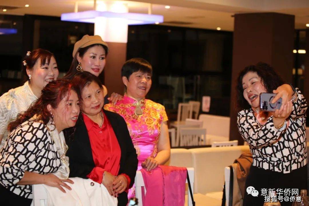 《恰恰舞》郑秋梅,虞友仙,季剑媚,杨慧,郑上红,陈爱平,张月华,夏苏芬