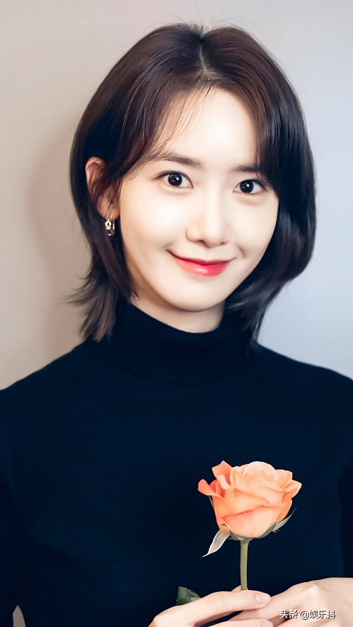 颜值林允儿,可爱李智恩,猫系金智妮,都不及冷酷甜美的她_头像_崔雪莉