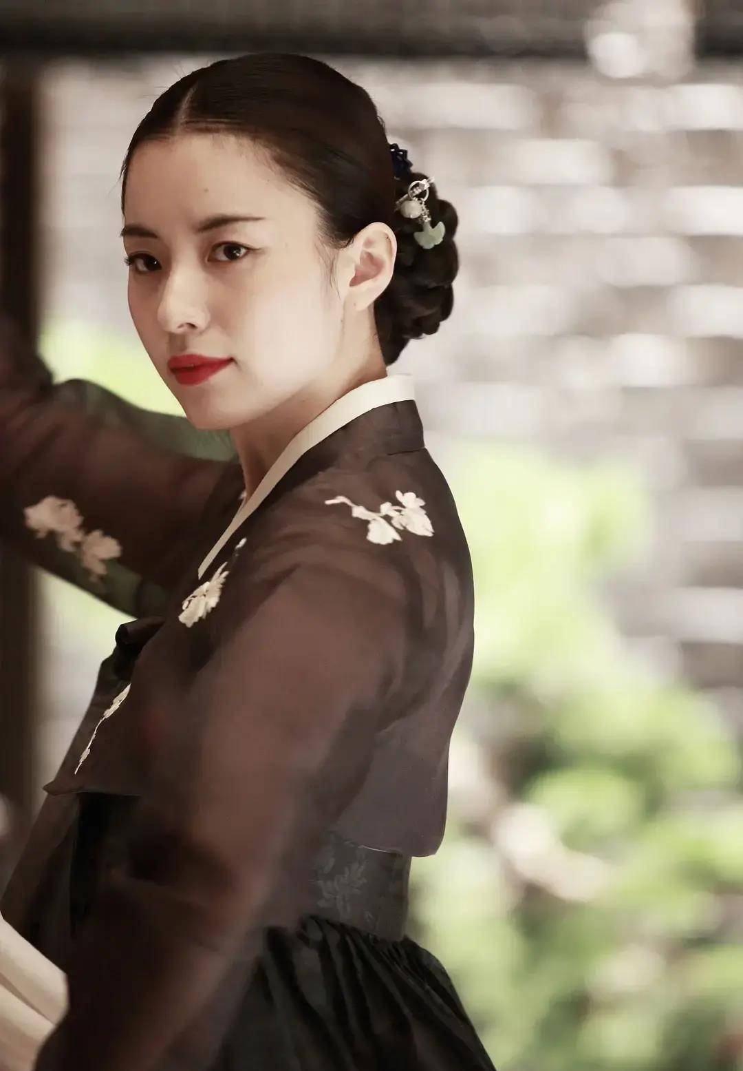 自带阳光的女孩子,治愈系"微笑天使"韩孝周的影视作品_韩孝珠_跟踪