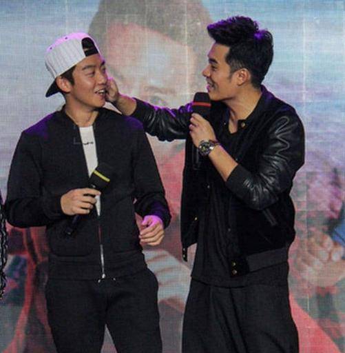 陈赫大学宿舍3人都成一线明星,只剩下他还没名气,郑恺:尽力了_公寓