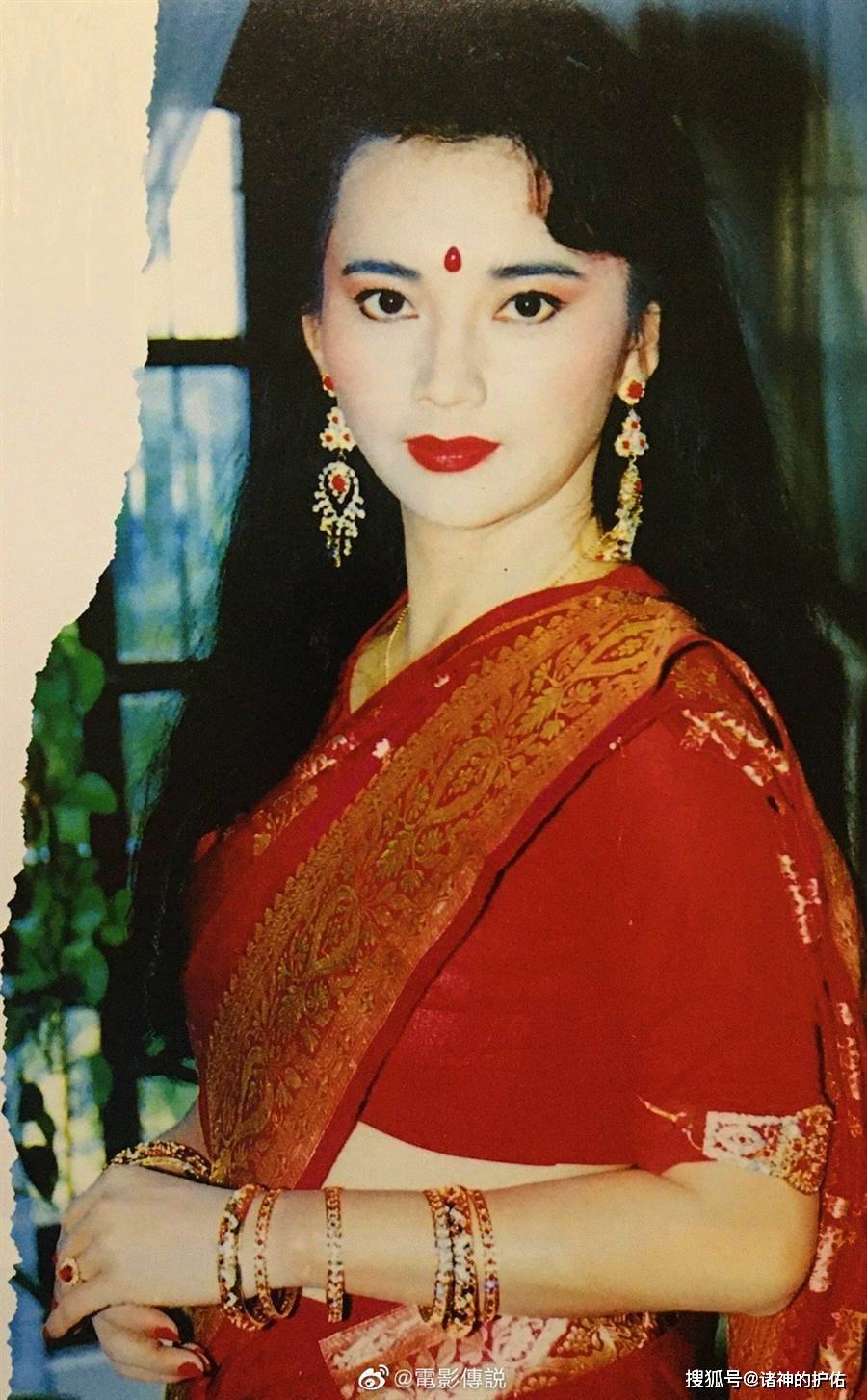 "胡慧中"这个名字很有来头:她上头有3个哥哥和1个姐姐,父亲希望2个