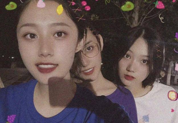 同是中戏的学生,张雪迎已经大四,蒋依依才大一,室友全是小仙女_宿舍