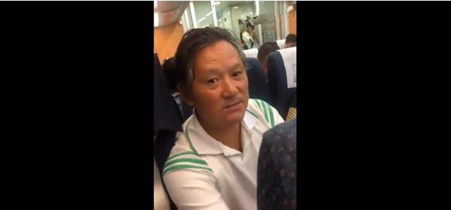 须眉高铁上外放视频，叶璇劝阻被骂神经病，被拍发网上后赶紧报歉