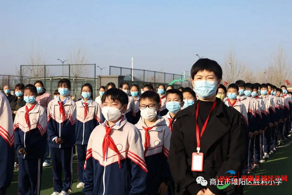 商丘市睢阳区胜利小学开展2023届学生种植感恩树活动_成长_母校_树苗