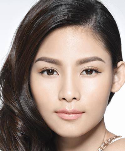 平眉已经出来了,最美的妆容就是把眉尾上扬25°!_眉毛_英姿飒爽_英雄