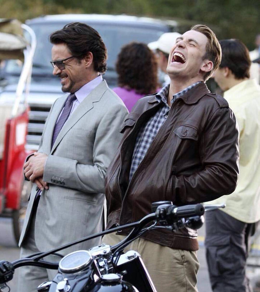 复联4剧照爆笑盘点,网友:美队笑的也太奶了吧!_洛基_雷神_英雄