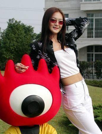 "三德子"赵亮,老婆是个大美女,深山养鸡发大财_胡静_生活_因为
