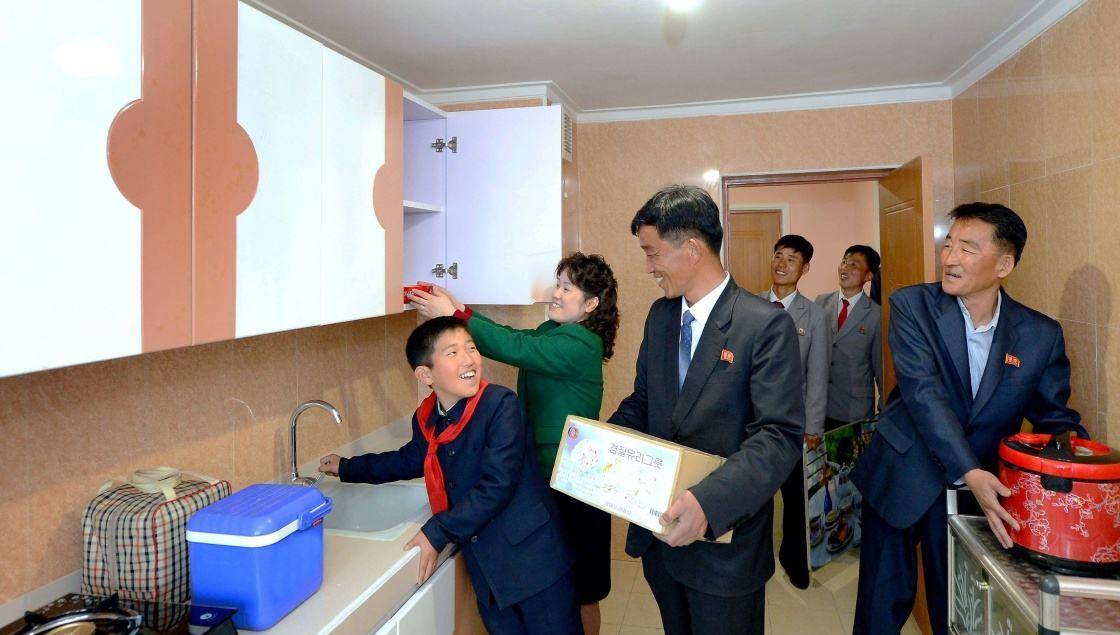 朝鲜观察，朝鲜美女眼中的中国是这样的！游客：信息还是太封闭了