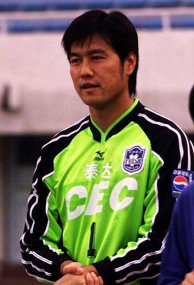 犯错失去5年自由,"中国舒梅切尔",男足门神江津现状如何?