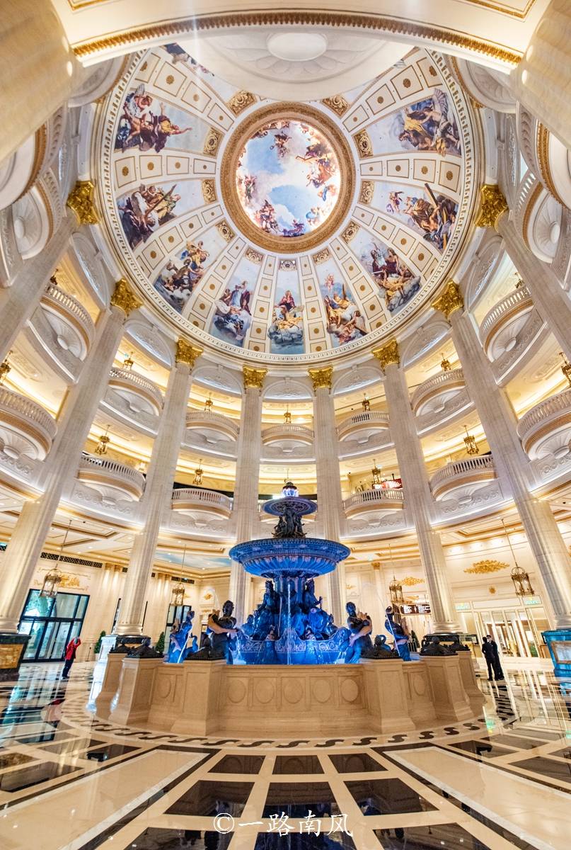 直接造了"巴黎铁塔",纸醉金迷好奢华_巴黎人_大堂_房间