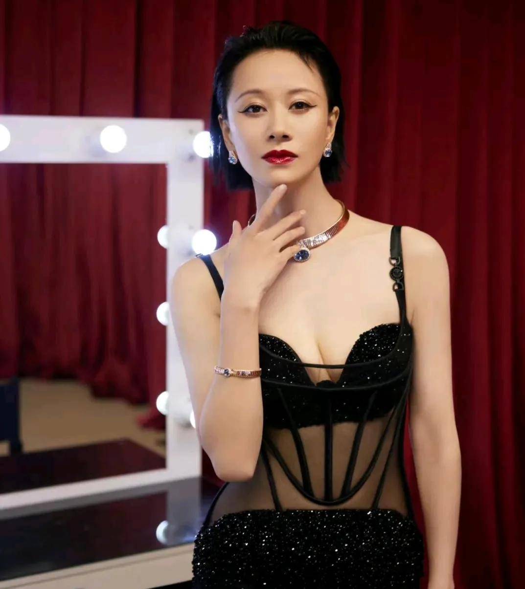 替老公还过千万债,儿子却不叫妈妈,倪虹洁的凄惨人生_孩子_丈夫_奶奶