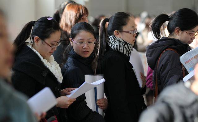 應屆高考生跟復讀生的區別_應屆和復讀生高考錄取_復讀生與應屆生高考錄取有區別嗎