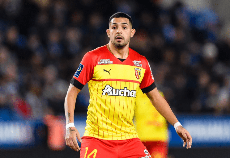 该队球员法昆多·梅迪纳目前受到罗马队和众多英超球队的关注.