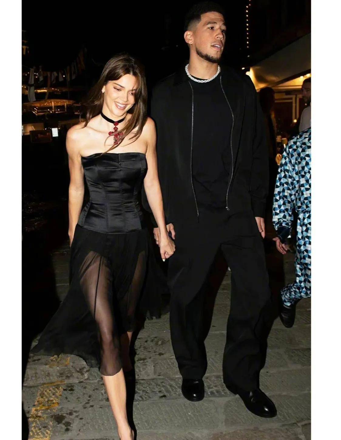 肯达尔-詹娜被拍到与新男友坏兔兔约会接吻_媒体_兔子_美国