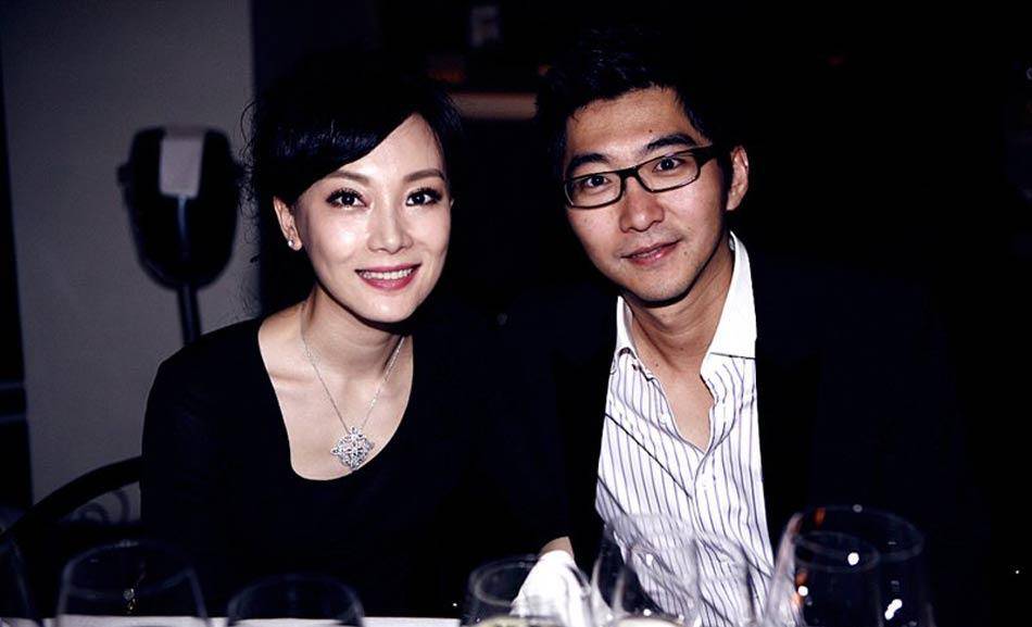 和柳云龙传绯闻,嫁二婚带娃男,出轨风波过后,陈数依旧优雅淡然_因为