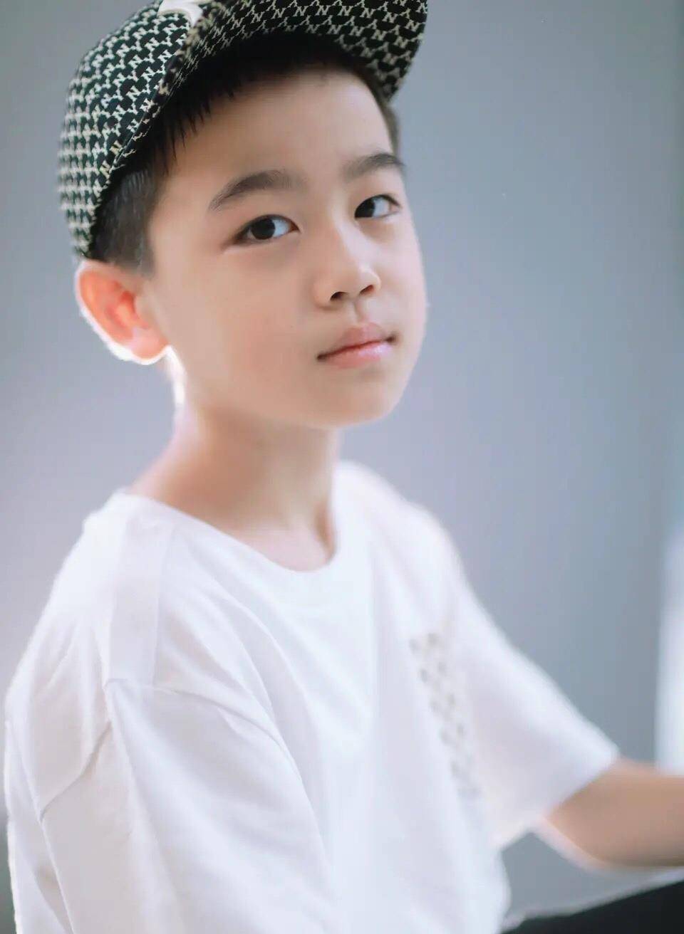 中国小童星男孩演员图片