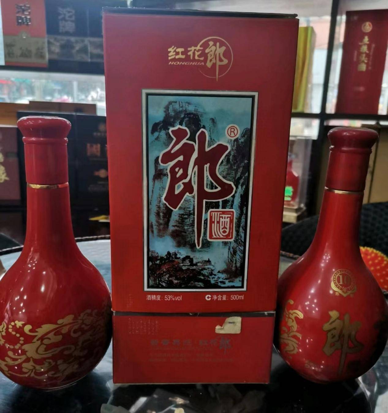 烟台一大叔远赴云南婚宴,上桌后狂喝茅台,主家却喜笑颜开,为何_李大叔