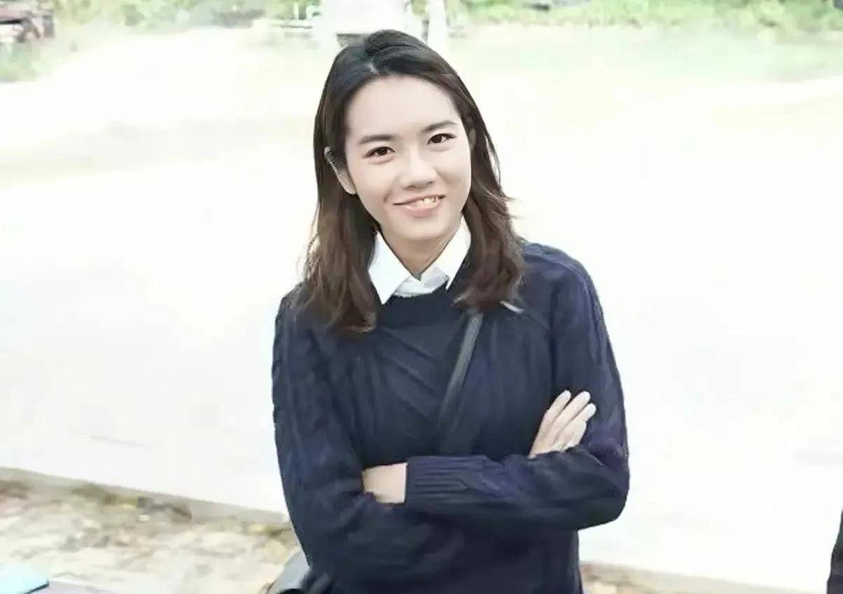 刘鸣炜疑炫耀老婆不拜金:热爱挑战,能陪老公过苦日子,情绪稳定_刘銮雄