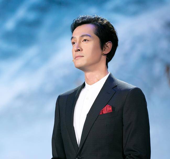 胡歌有一种"整容术"叫剃毛,网友看到照片:胡歌好可爱!_头发_漂亮_自然