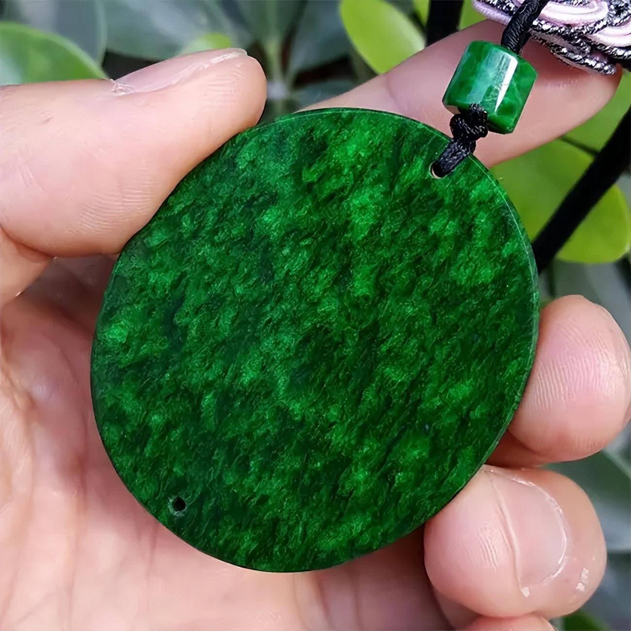 翡翠中的干青,油青,花青,你能分清楚吗?_青种_绿色_颜色