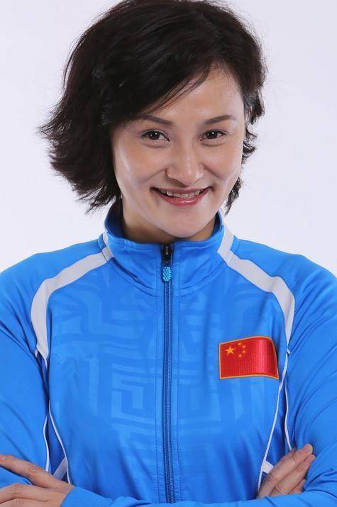 "跳水天后"高敏:18岁奥运冠军,退伍后离异再婚_游泳_父母_教练