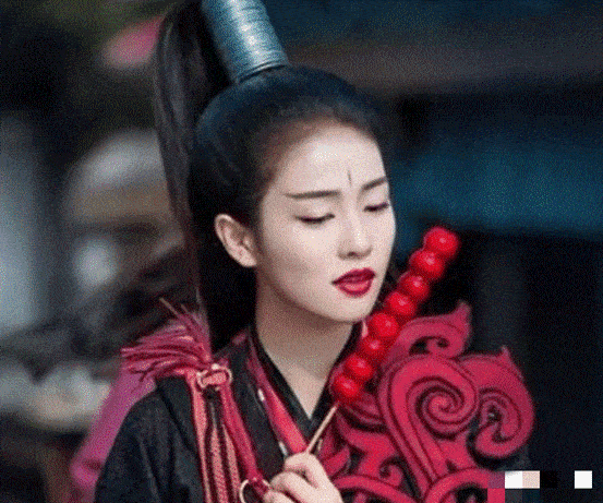 然而外公却离去在他的手上,这也让招摇黑化