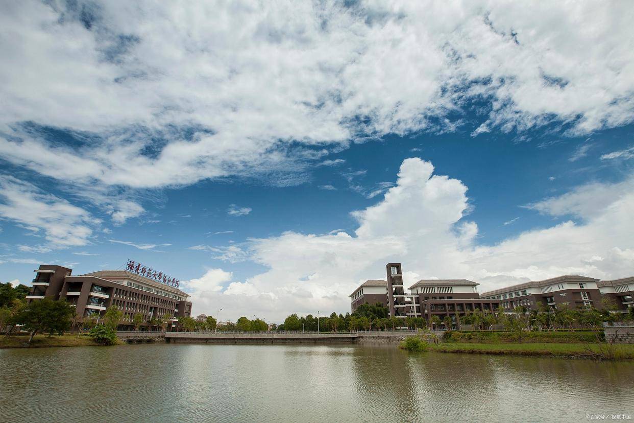 十三所大学:宜春学院,九江学院,上饶师范学院,赣南医学院,南昌师范