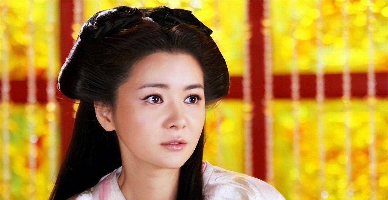 她10岁进宫,15岁生儿子,皇帝上朝她坐腿上,却因太美被斩杀_张丽华