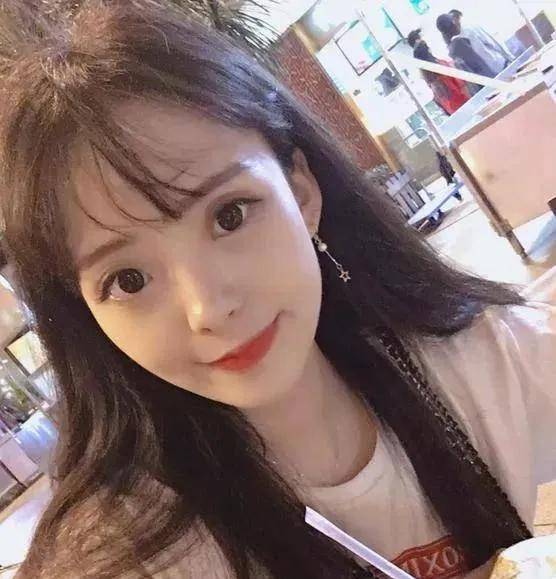 24岁 女友背景: 海归魏震 23岁 女友背景: 大学生严鼎皓 22岁 女友