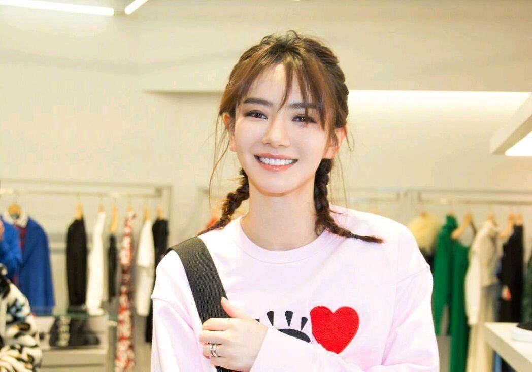 戚薇录制天天向上,节目组送"垃圾分类包",美丽与环境同在_资源_团队