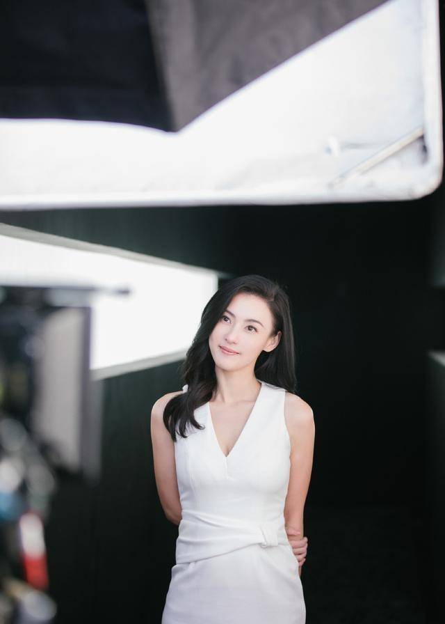 39岁小林青霞变真少女!