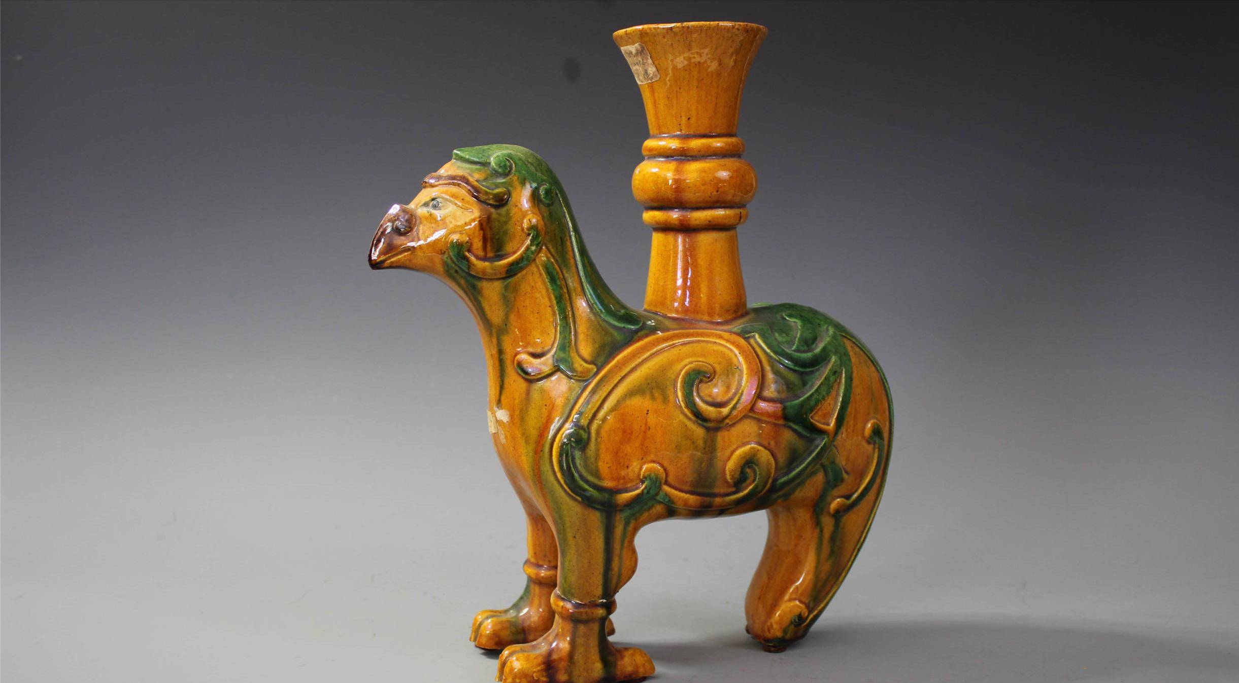 唐三彩真的只有三个颜色吗?专家透露制作有巧思_工艺_陶瓷_彩绘