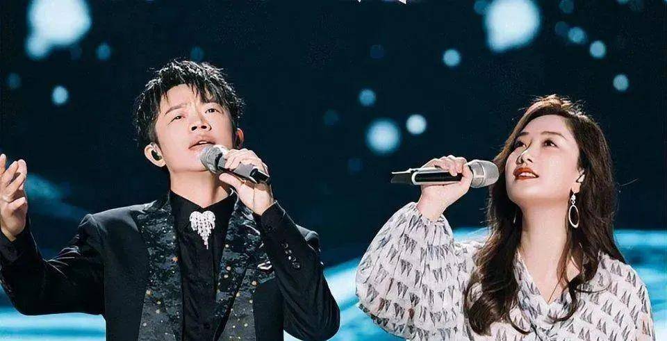 2023年1月,凤凰传奇参加某档音乐节目,其翻唱的歌曲《海底》,得到不少