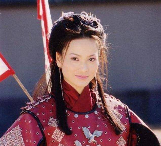 因吴京背锅好多年,恋上富豪,被骂一脚踏两船,生活中却重视友谊_樊亦敏