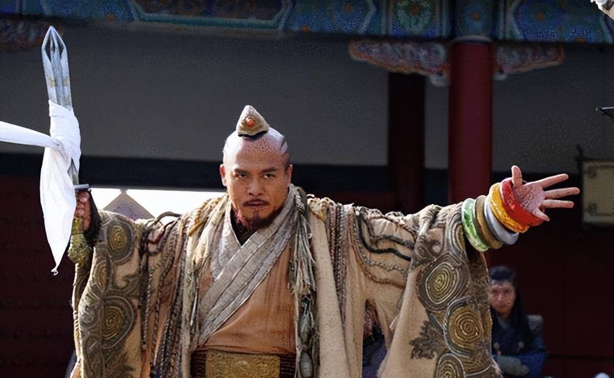 黑子饰演的金轮法王直接的就让人无语了.