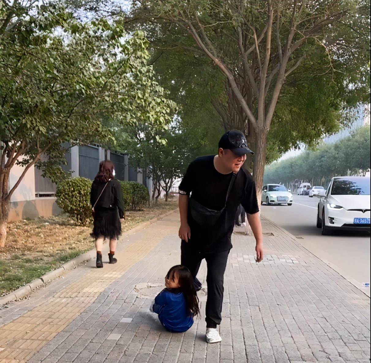 这才是岳云鹏的亲女儿,多才多艺被大师点评,别再造