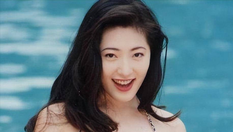 "最美潘金莲"杨思敏:19岁一炮而红,33岁后却沦为了卖拉面_阿鲁_工作