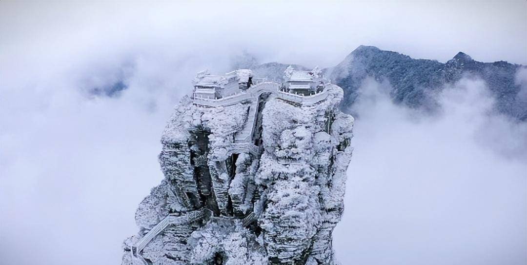 2020年梵净山雪景图片