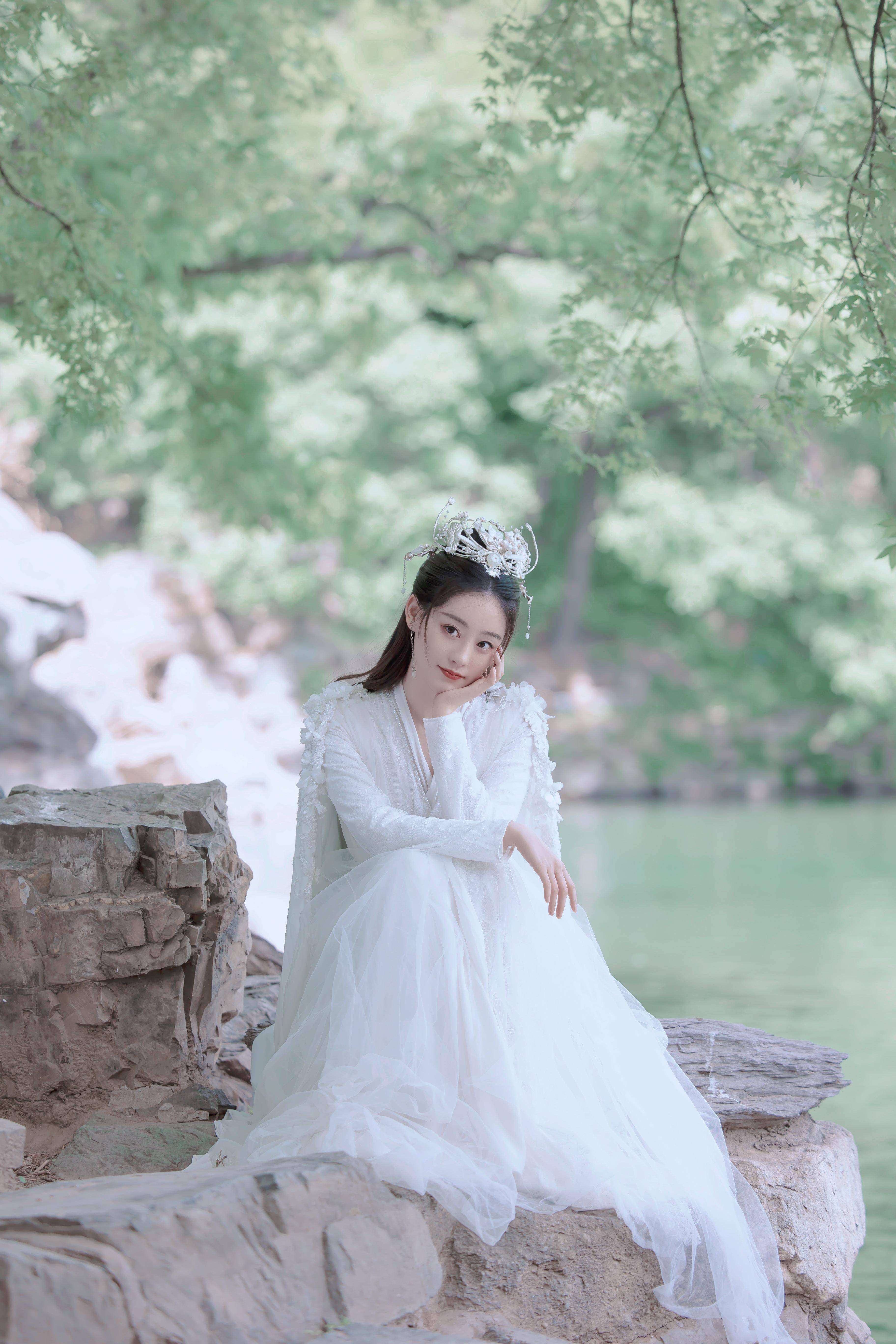 祝绪丹玉笛古韵大片,白衣翩翩纯净温柔,是魔幻小仙女没错了_遇龙_古装