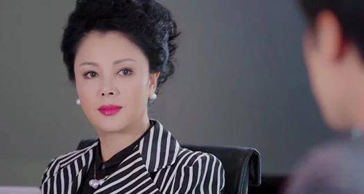 女中豪杰于小慧:嫁富商遭家暴,如今身价上亿成女子_男人_选择了_孩子