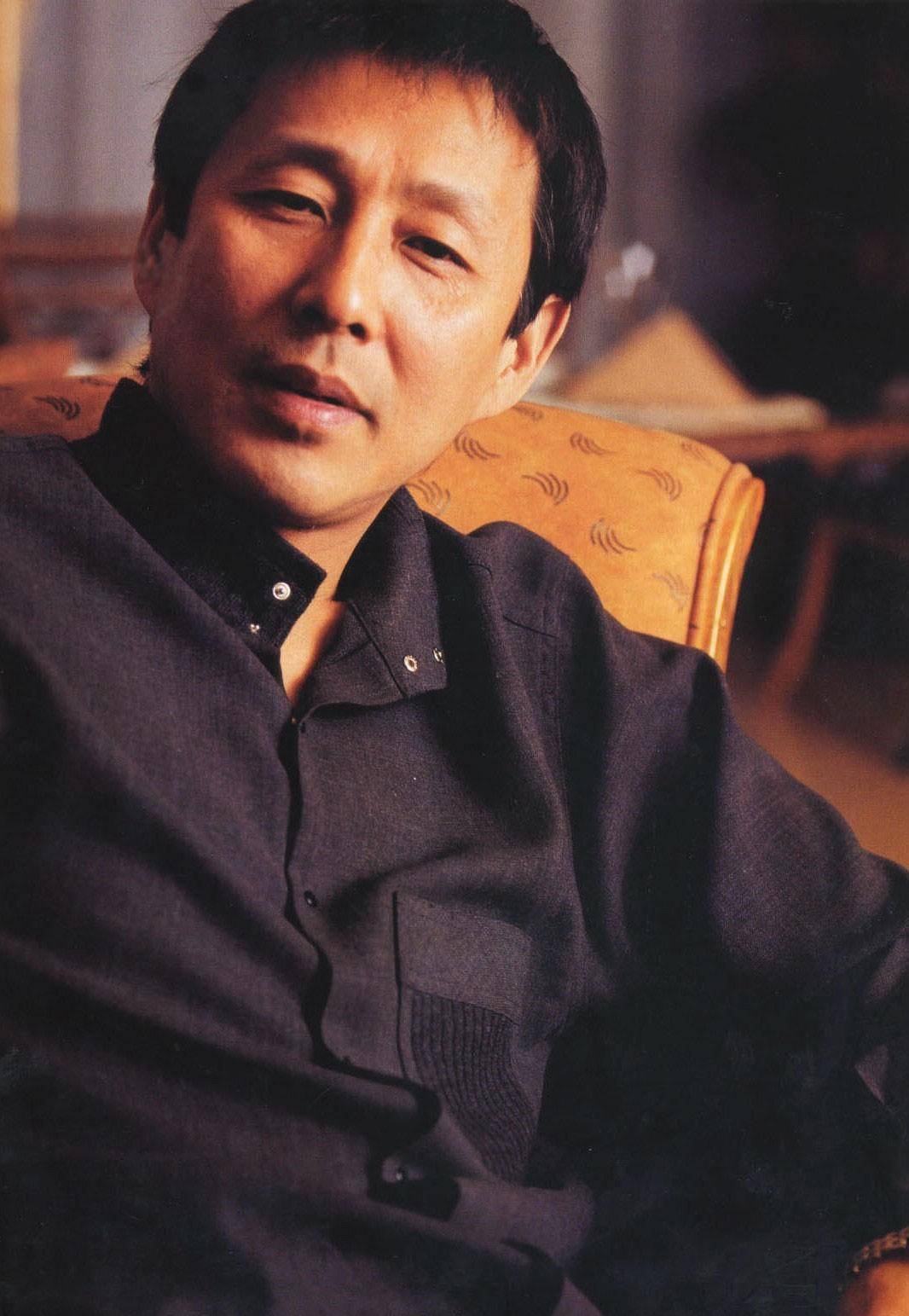 陈道明评价女儿说,她的性格像极了杜宪,完全没有极端的语言和行为.