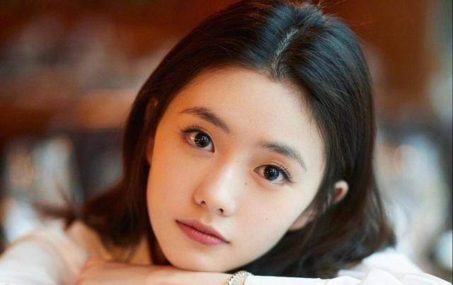 刘浩存颜值分析_鼻子_显得_五官