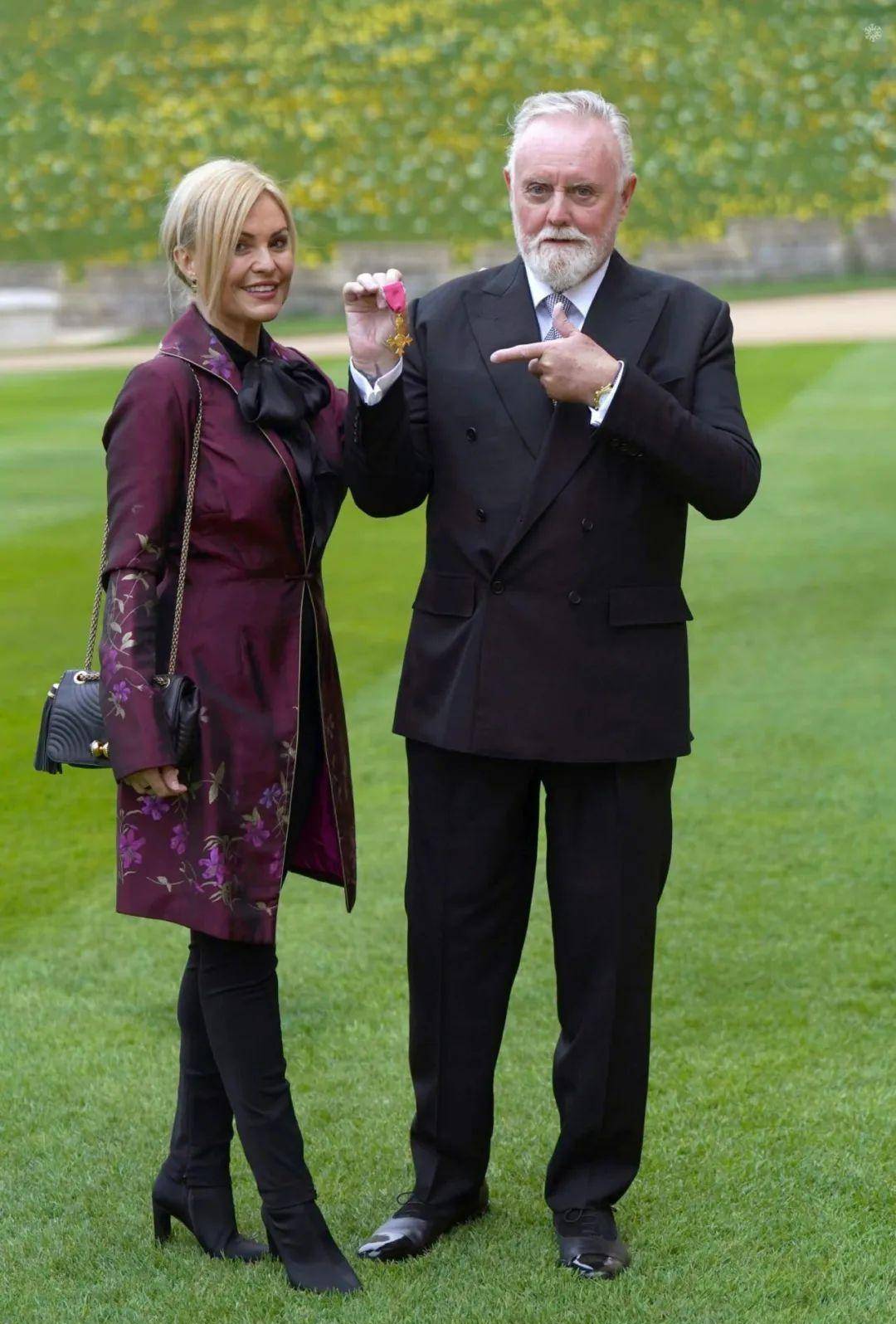 当地时间1月30日,roger taylor现身国外温莎时代的眼泪!