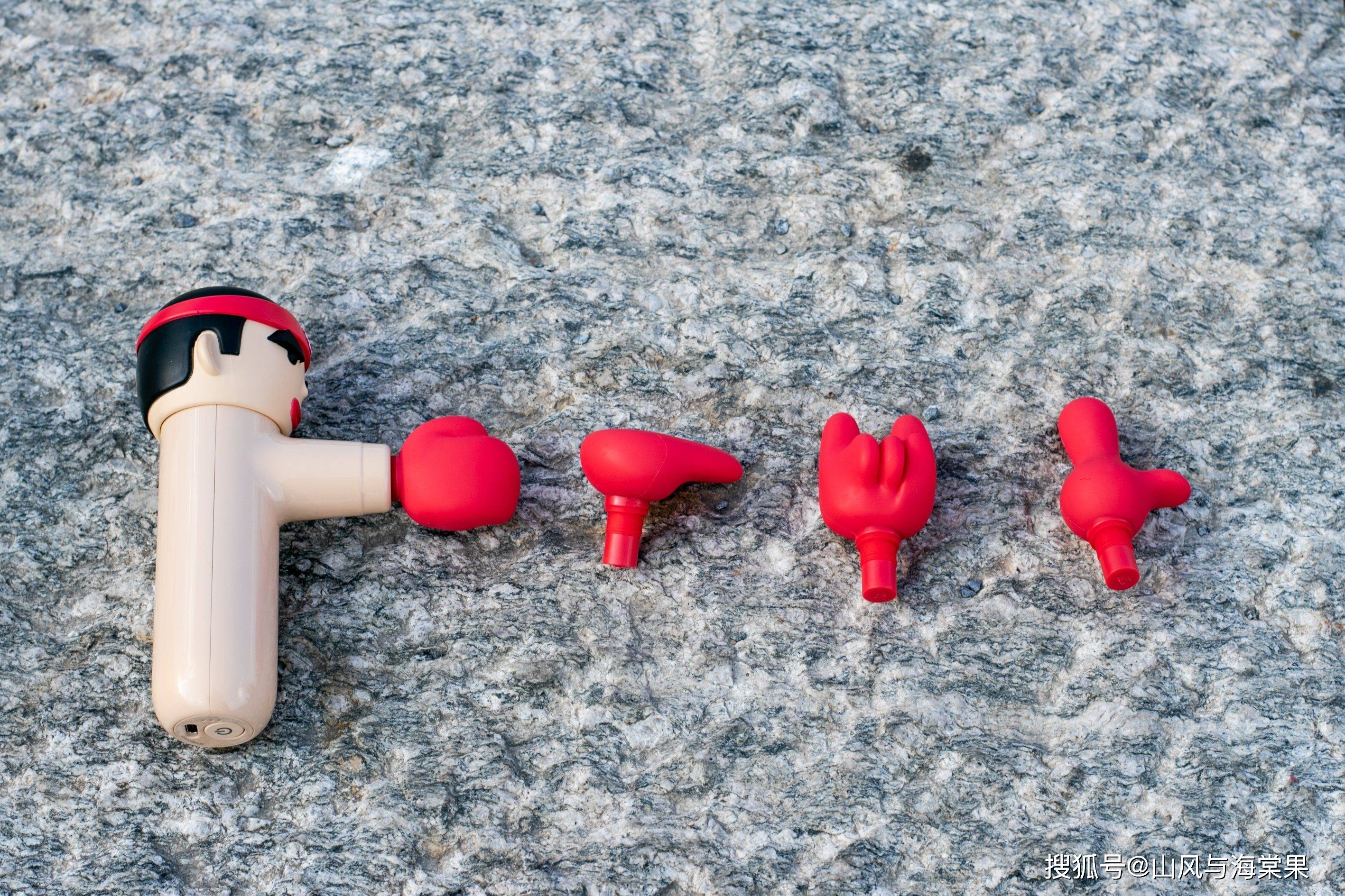 ACECOOL粒子重塑功夫小子潮玩超迷你筋膜枪——颜值与实力并存_搜狐网