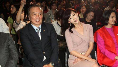 那些年,和林志玲牵手,搂腰,跳热舞的富商大佬们_活动_赵世曾_照片