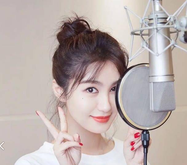 不避嫌不退赛,是李菲儿作为前女友的凶猛反击_baby_黄晓明_微博