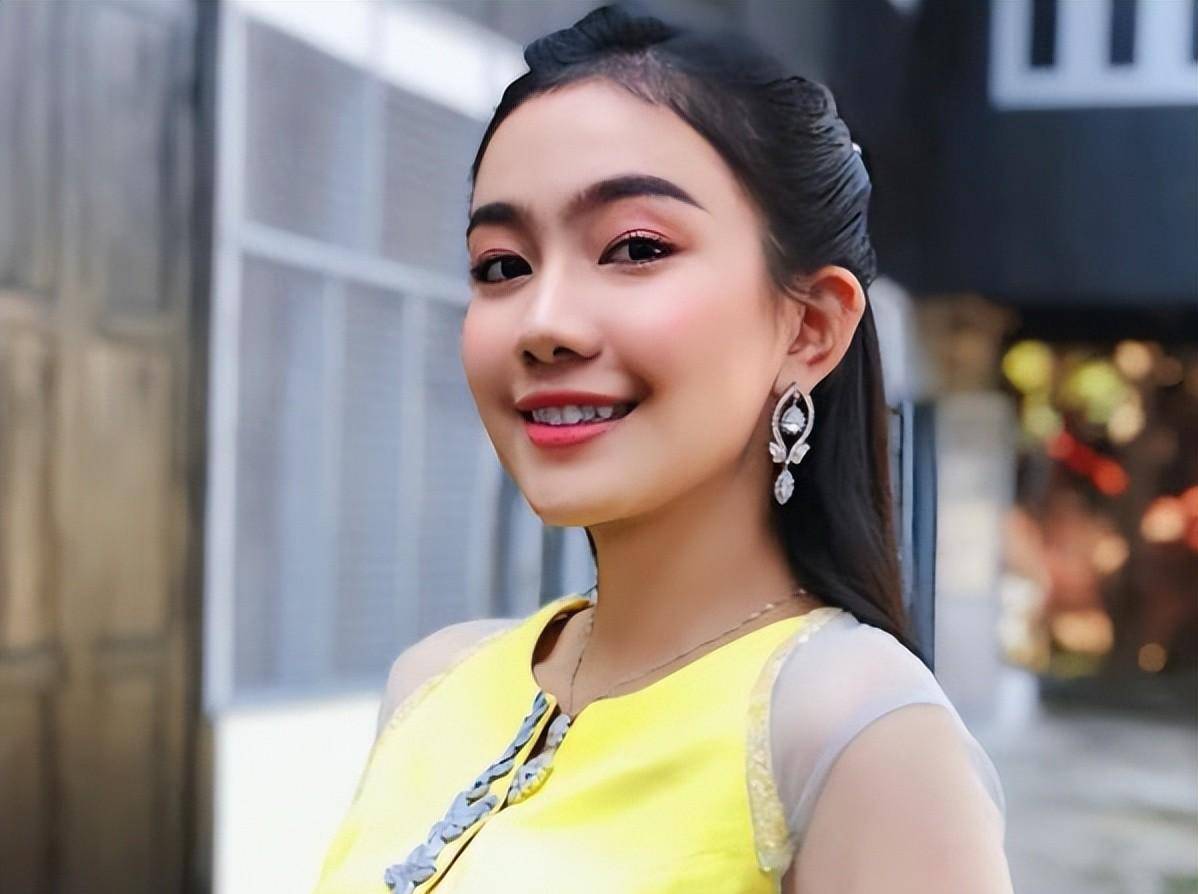 因为靠近缅甸,所以也有很多"缅甸女子"在瑞丽生活.