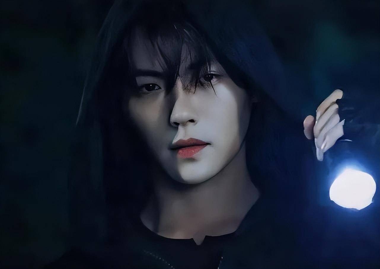 在《盗墓笔记》中,张大佛爷和张起灵是什么关系?_张家_名字_东北