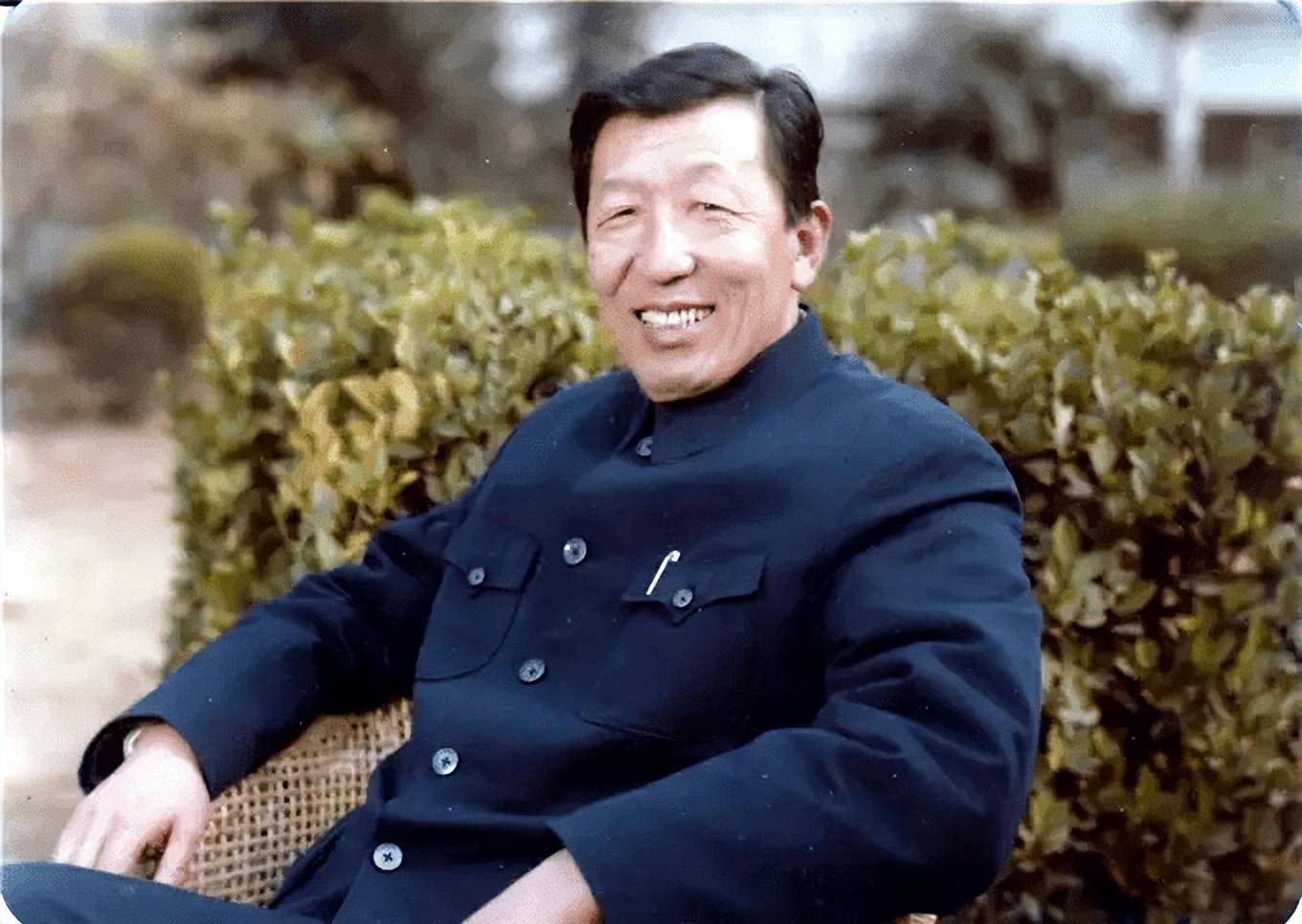 此后,他又在影片《金鞋》中饰演"刘六顺",在电视剧《黄河东流去》中