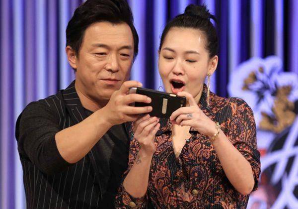 黄渤44岁妻子首次曝光,原来是大家的老熟人,怪不得不娶林志玲!